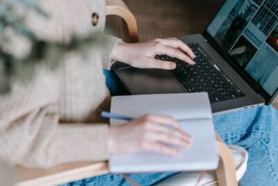 Health Insurance for Freelancers in Germany: GKV vs PKV Guide 4 Freelancer comparing health insurance options in Germany